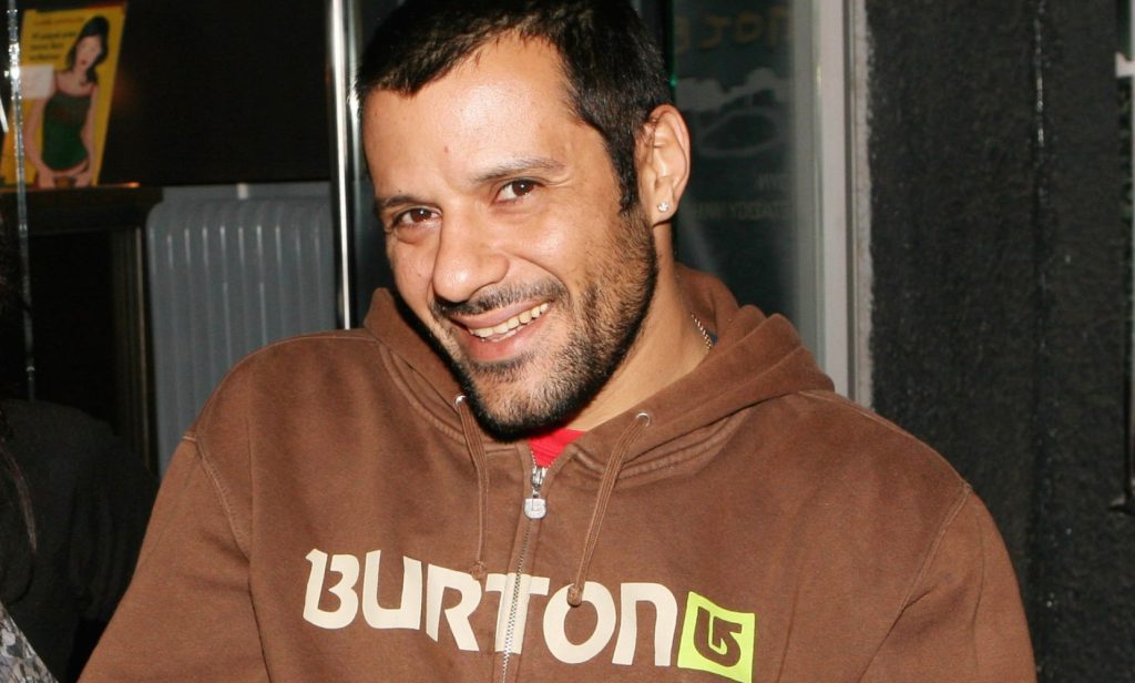 Τα παράτησε όλα: Ο Περιστερόπουλος των «S1ngles» είναι σήμερα μελισσοκόμος