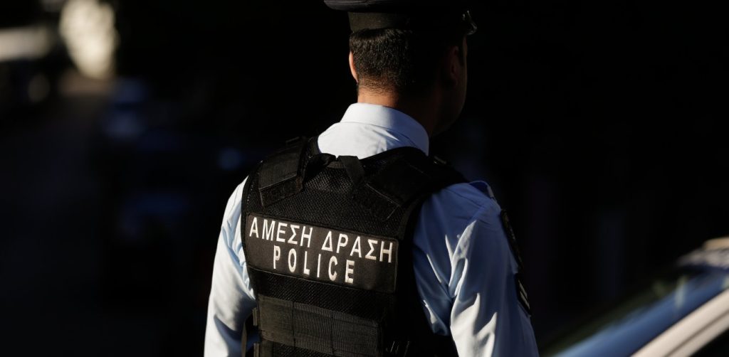 Έφοδος της Αστυνομίας σε συνδέσμους μεγάλων ομάδων στην Αθήνα