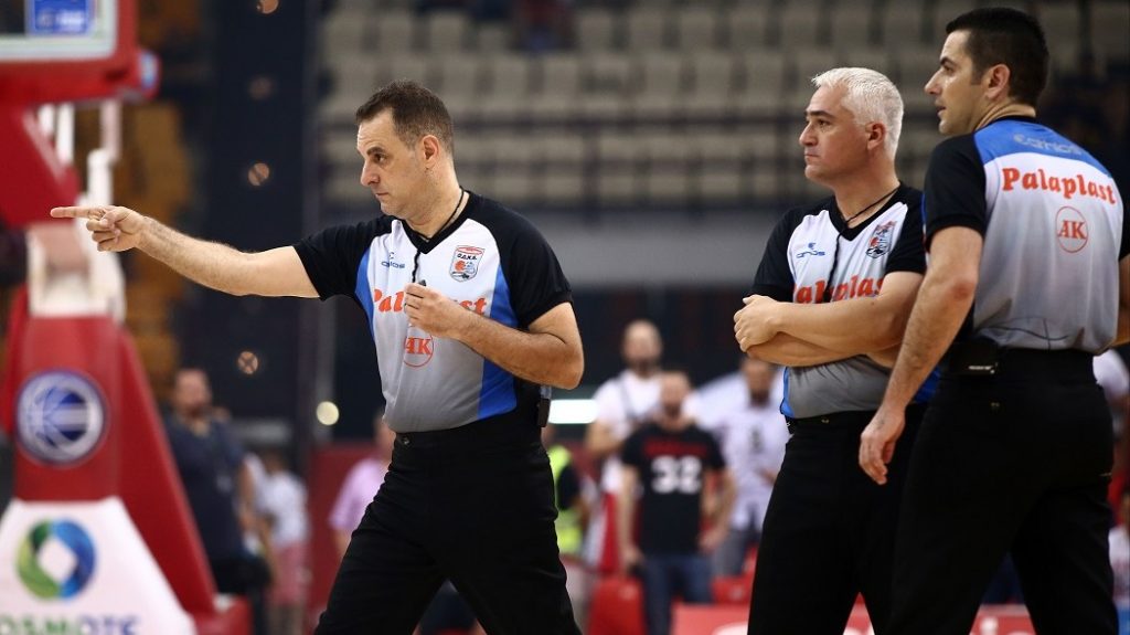 Ετοιμάζουν αποχή οι Έλληνες διαιτητές, αν έρθουν ξένοι!