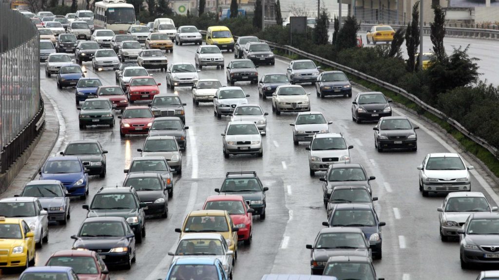 Απροσπέλαστη η Αθηνών – Λαμίας – Τεράστιο μποτιλιάρισμα λόγω τροχαίου