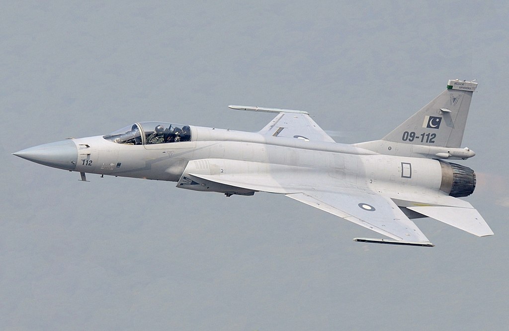 JF-17: Aυτό είναι το ελαφρύ μαχητικό του Πακιστάν που κατασκευάστηκε σε συνεργασία με Κίνα