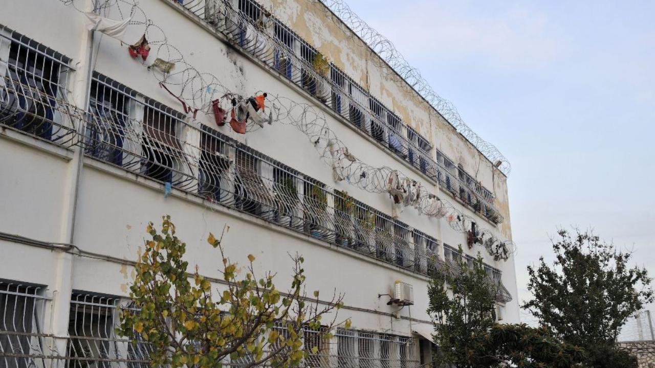Πρόεδρος σωφρονιστικών υπαλλήλων για τη συμπλοκή στον Κορυδαλλό: «Έκοψαν την καρωτίδα του κρατούμενου»