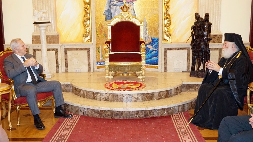 Με τον Πατριάρχη συναντήθηκε ο Υπουργός Άμυνας στην Αλεξάνδρεια (φωτο)