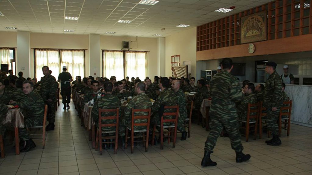 Αυτά είναι τα τρία γλυκά που μία που τα έβλεπες στο ΚΨΜ και μία που είχαν εξαφανιστεί!