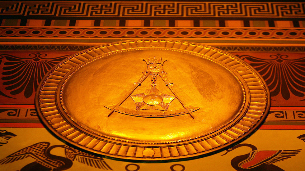 Γαλλία: «Ντου» σε στοά μασόνων από τα ασυγκράτητα «κίτρινα γιλέκα»