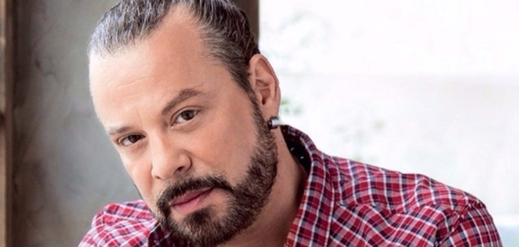 Χρήστος Δάντης: Δε θα τον γνωρίσεις σε αυτή τη φωτογραφία με τη διάσημη Ελληνίδα τραγουδίστρια!