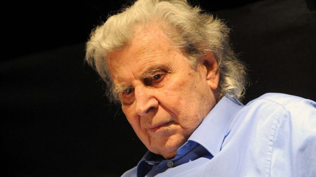 Εντός της εβδομάδας εξιτήριο για τον Μίκη Θεοδωράκη