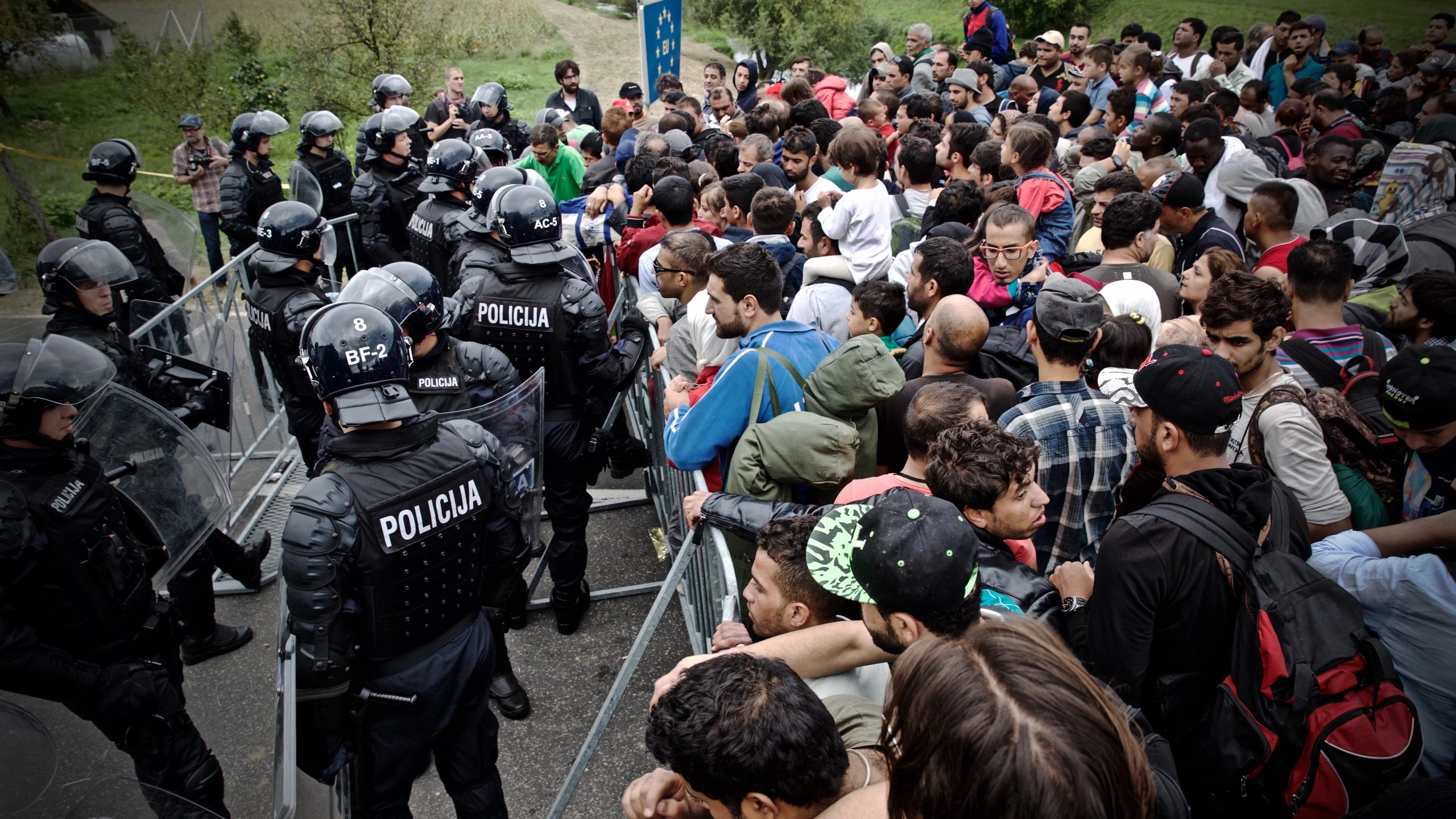 Η Βοσνία φοβάται τεράστιο κύμα παράνομων μεταναστών από την Ελλάδα