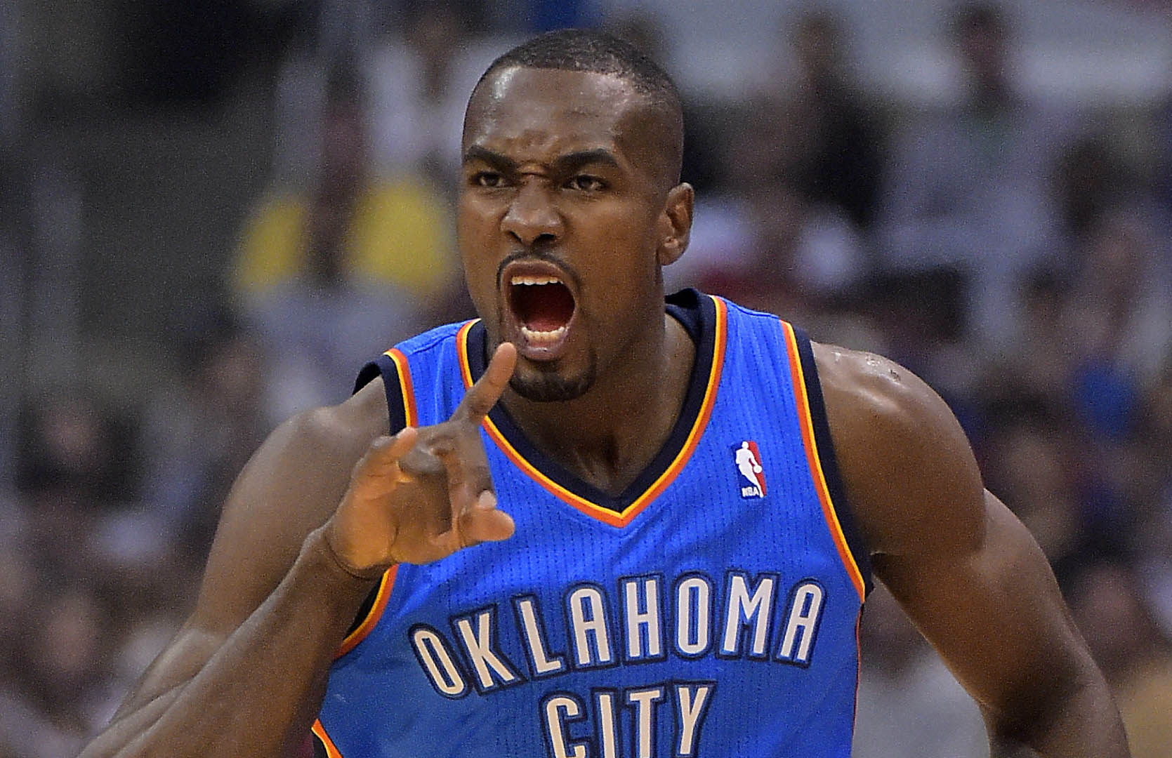 «Πιάστηκαν» στα χέρια Σερτζ Ιμπάκα και Μαρκίς Κρις στο NBA (βίντεο)