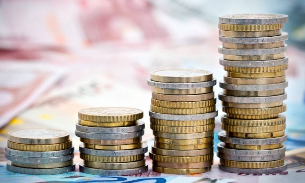 Wall Street Journal: «Η Αθήνα υποχωρεί στην εφαρμογή των συμφωνημένων μεταρρυθμίσεων, καθώς πλησιάζουν οι εκλογές»