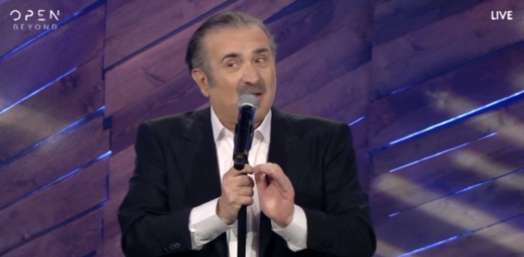 Εδωσε «ρέστα» ο Λαζόπουλος:  «Δεν τον έβαλα εγώ να τακουνιάζεται με τη γυναίκα του» (βίντεο)