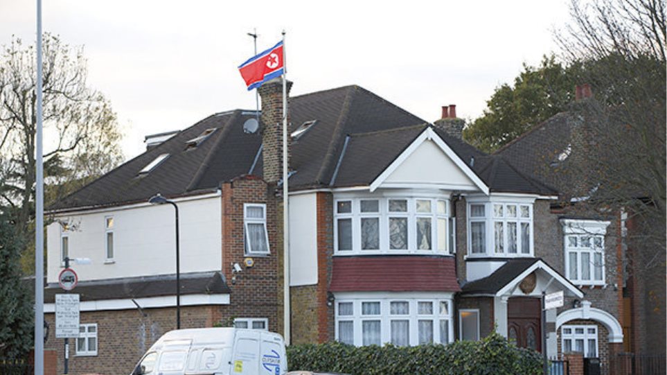 Μαδρίτη: Eισβολή ενόπλων στην πρεσβεία της Βόρειας Κορέας – Kράτησαν όμηρο & ανέκριναν τον πρέσβη