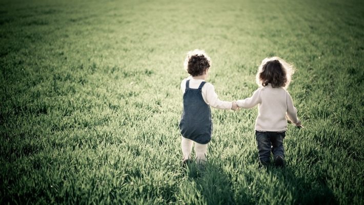 Τα παιδιά περνούν λιγότερο χρόνο έξω απ’ όσο οι φυλακισμένοι!