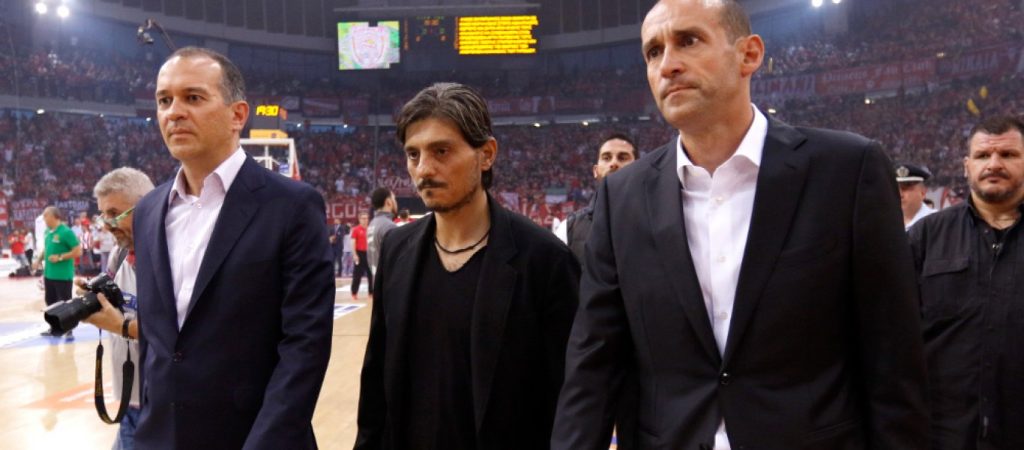 «Σύρραξη» Δ.Γιαννακόπουλου & Αγγελόπουλων-Γ.Σκινδήλια – Του επιτέθηκαν – Απάντησε