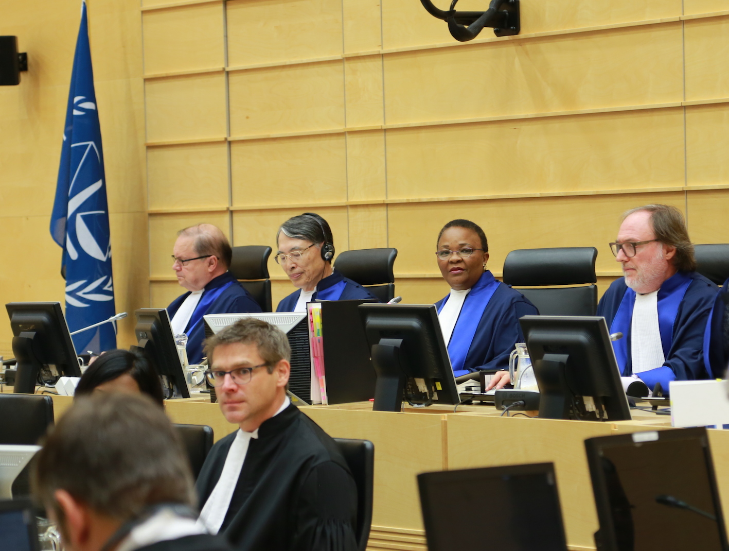 Οι ΗΠΑ ανακοινώνουν περιορισμούς  στη βίζα για μέλη του Διεθνούς Ποινικού Δικαστηρίου