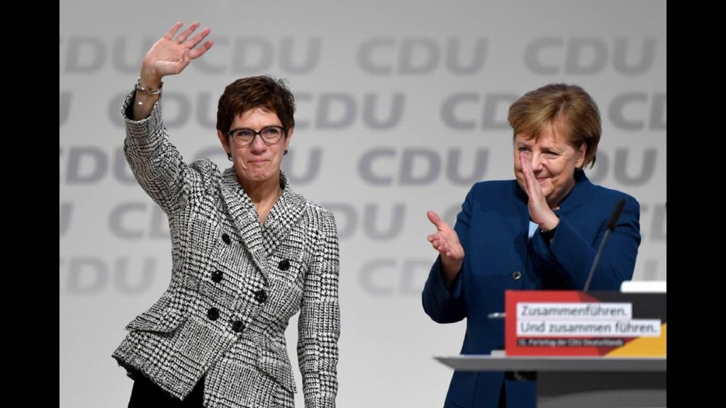 Γερμανία: Το 51% των πολιτών θεωρεί τη διάδοχο της Μέρκελ ακατάλληλη για την καγκελαρία