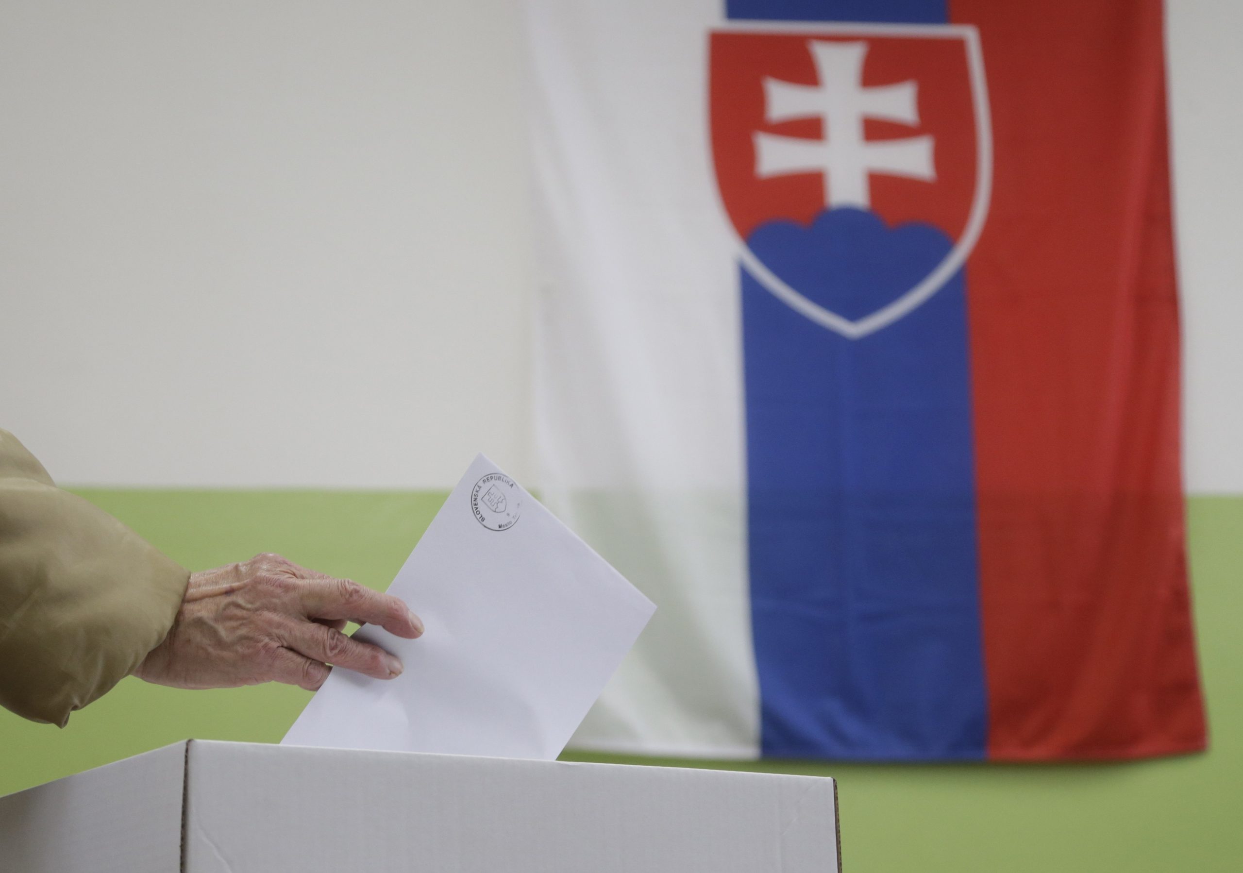 Προεδρικές εκλογές στη Σλοβακία: Μια 45χρονη δικηγόρος φαίνεται να είναι η πρώτη επιλογή