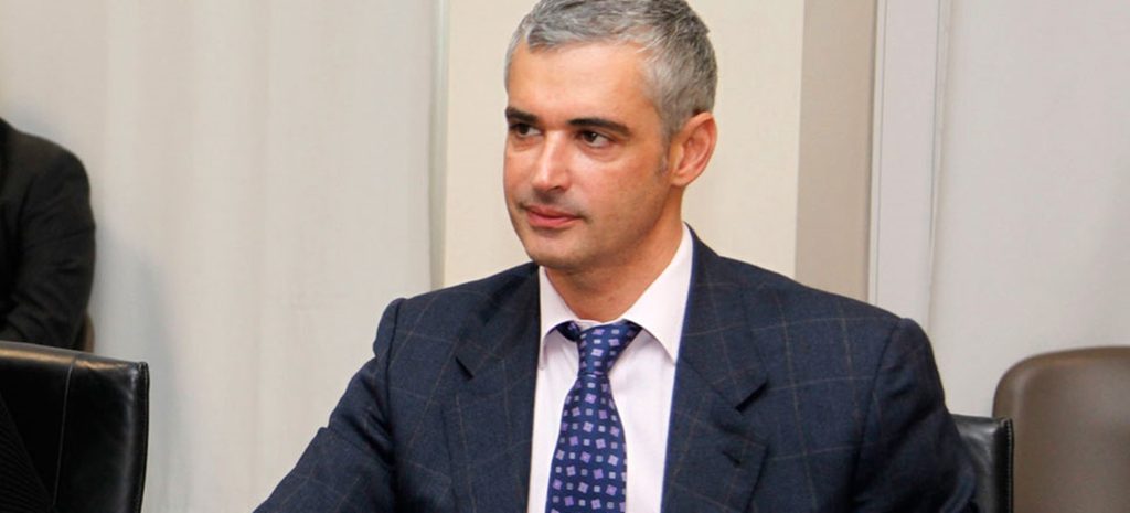 Άρης Σπηλιωτόπουλος: «Ο Τσίπρας έχει επιδείξει σημαντικές αντοχές και ευελιξία» – Τι καταλογίζει στη ΝΔ