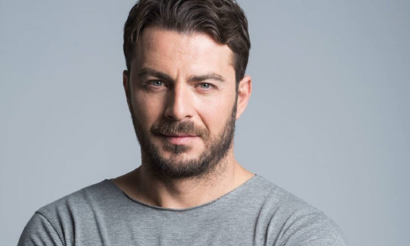 Το λάθος του Γιώργου Αγγελόπουλου: «Όπως είχε πει και ο Άντονι Κουίν, οι απόψεις είναι σαν τις κω…πίδες» (βίντεο)