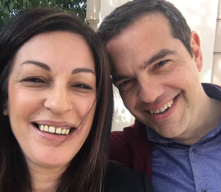 Ευρωεκλογές 2019: Η selfie και τα χαμόγελα της Μυρσίνης Λοϊζου με τον Αλέξη Τσίπρα (φώτο)