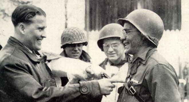 Βέρνερ Φον Μπράουν: O άνθρωπος που βομβάρδισε το Λονδίνο και έστειλε τον πρώτο άνθρωπο στη Σελήνη