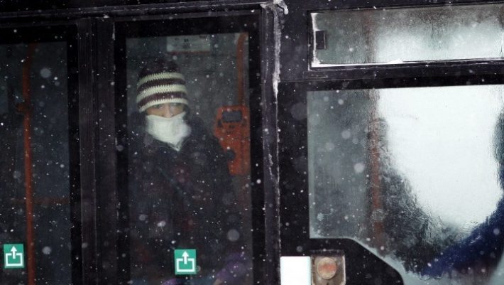 Πόλη ρίχνει… πρόστιμο σε όσους έχουν βρώμικα ρούχα στα λεωφορεία