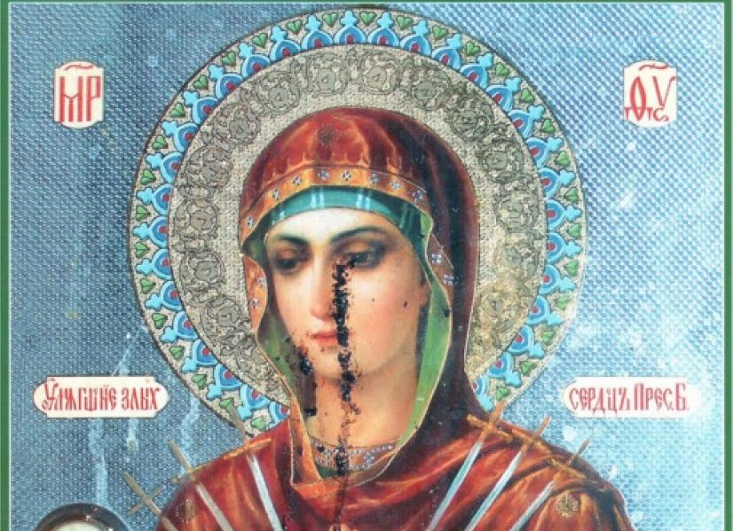 Πώς εμφανίστηκε το Άγιο Μύρο στο αντίγραφο της θαυματουργού εικόνας της Παναγίας της Επτάσπαθης