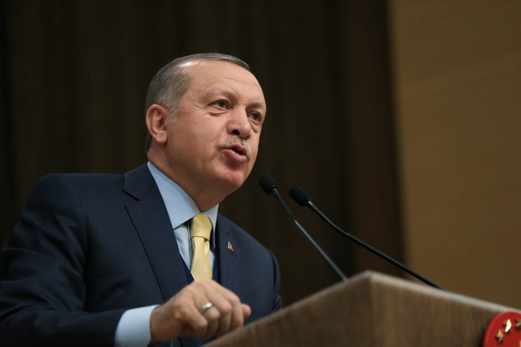 Ερντογάν: «Θα επικυρώσω την θανατική ποινή – Ταΐζουμε τσάμπα τους πραξικοπηματίες»