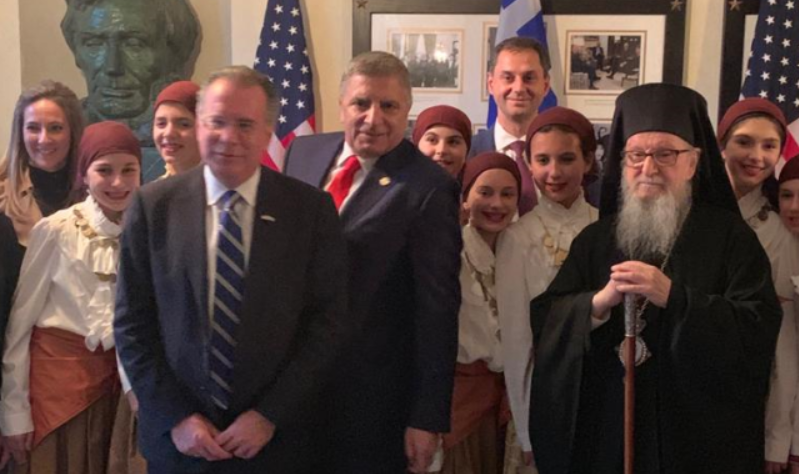 Στο Λευκό Οίκο «διαγκωνιζόμενος» για μια φωτογραφία ο Γ.Πατούλης