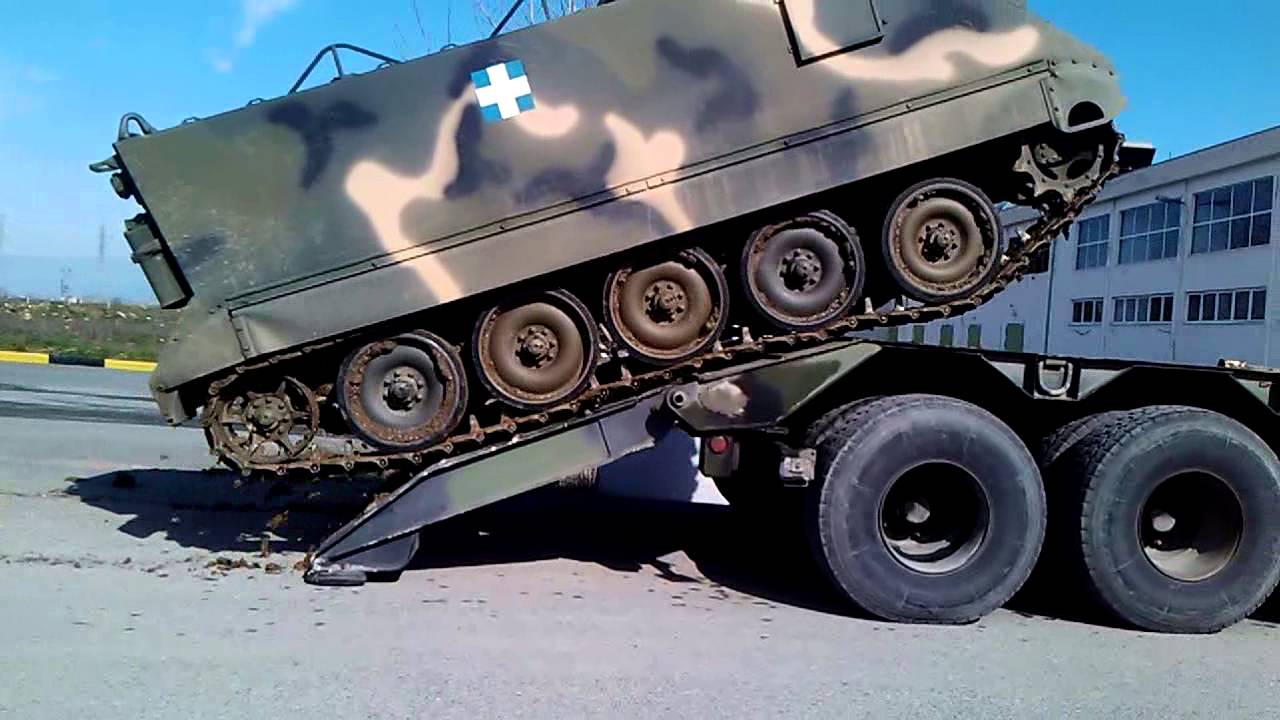 Άρματα για την στρατιωτική παρέλαση της 25ης Μαρτίου αύριο στην Εθνική Οδό