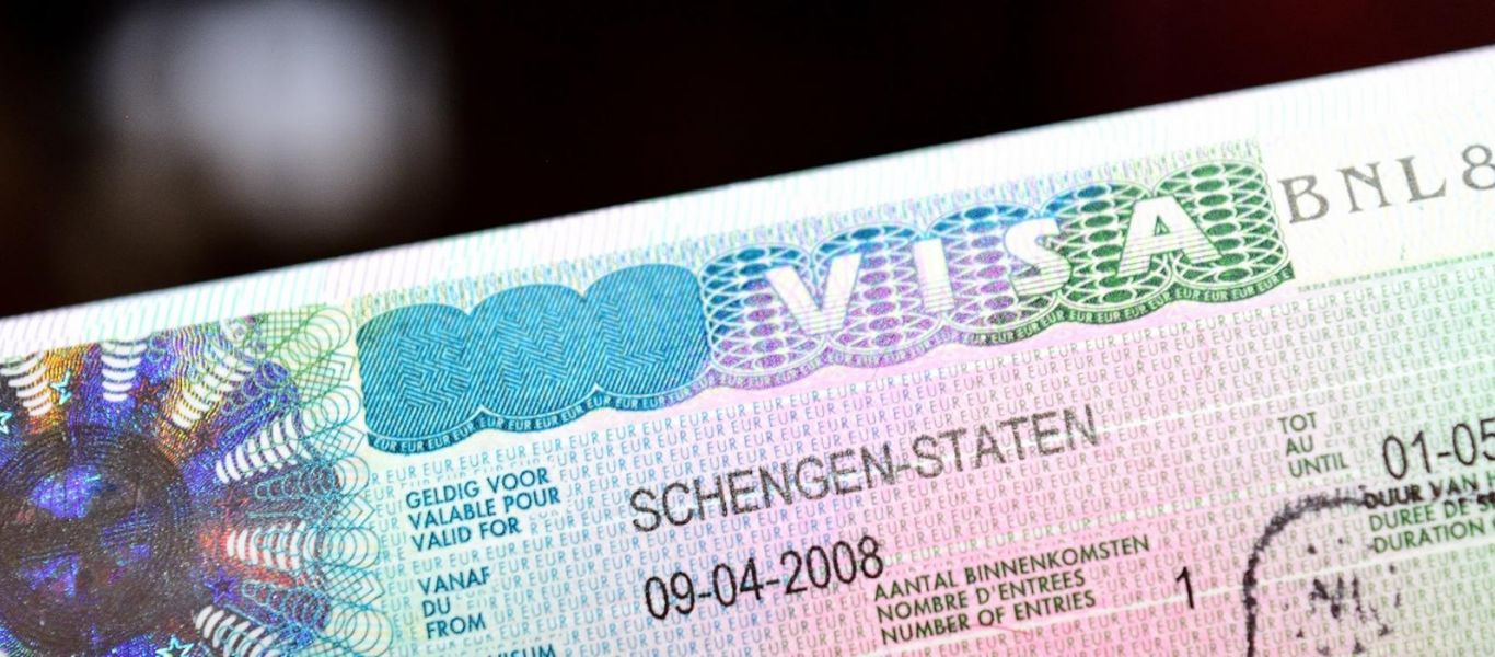 Handelsblatt: «Ο Α.Τσίπρας προτίθεται να διευρύνει τις μπίζνες με τις Χρυσές Βίζες- Το πρόγραμμα έχει τρωτά σημεία»