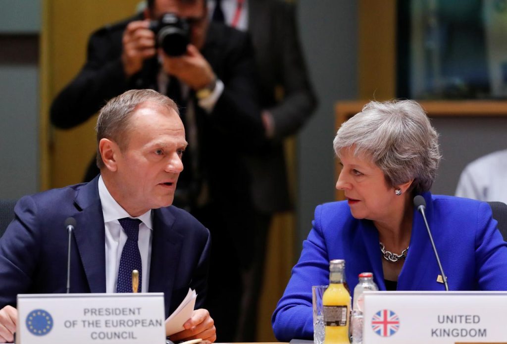 Brexit: Μικρής διάρκειας αναβολή θα ζητήσει η Μέι από την ΕΕ 