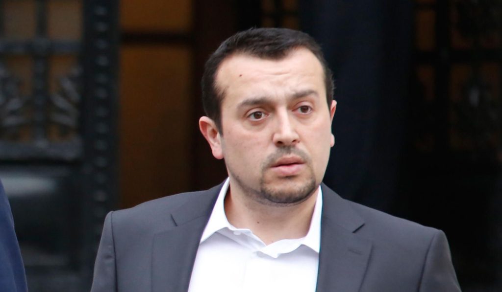 Αποδοκιμάζουν εν χορώ τον Ν.Παππά και στη Βέροια: «Είσαι προδότης» – Δείτε βίντεο, φωτό