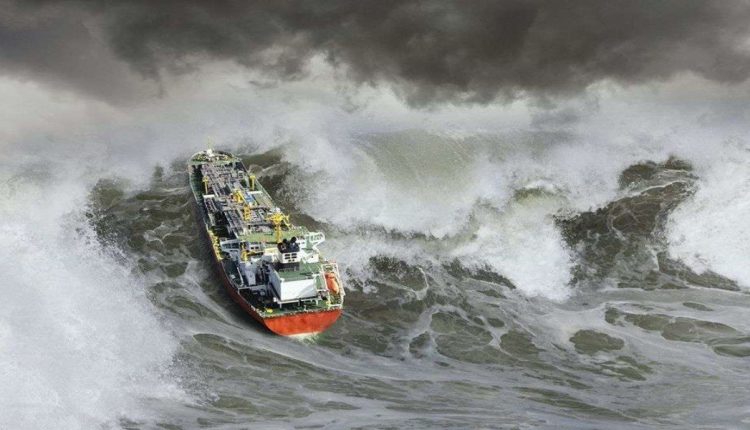 Οι 10 πιο συγκλονιστικές «μάχες» πλοίων με τεράστια κύματα! (βίντεο)