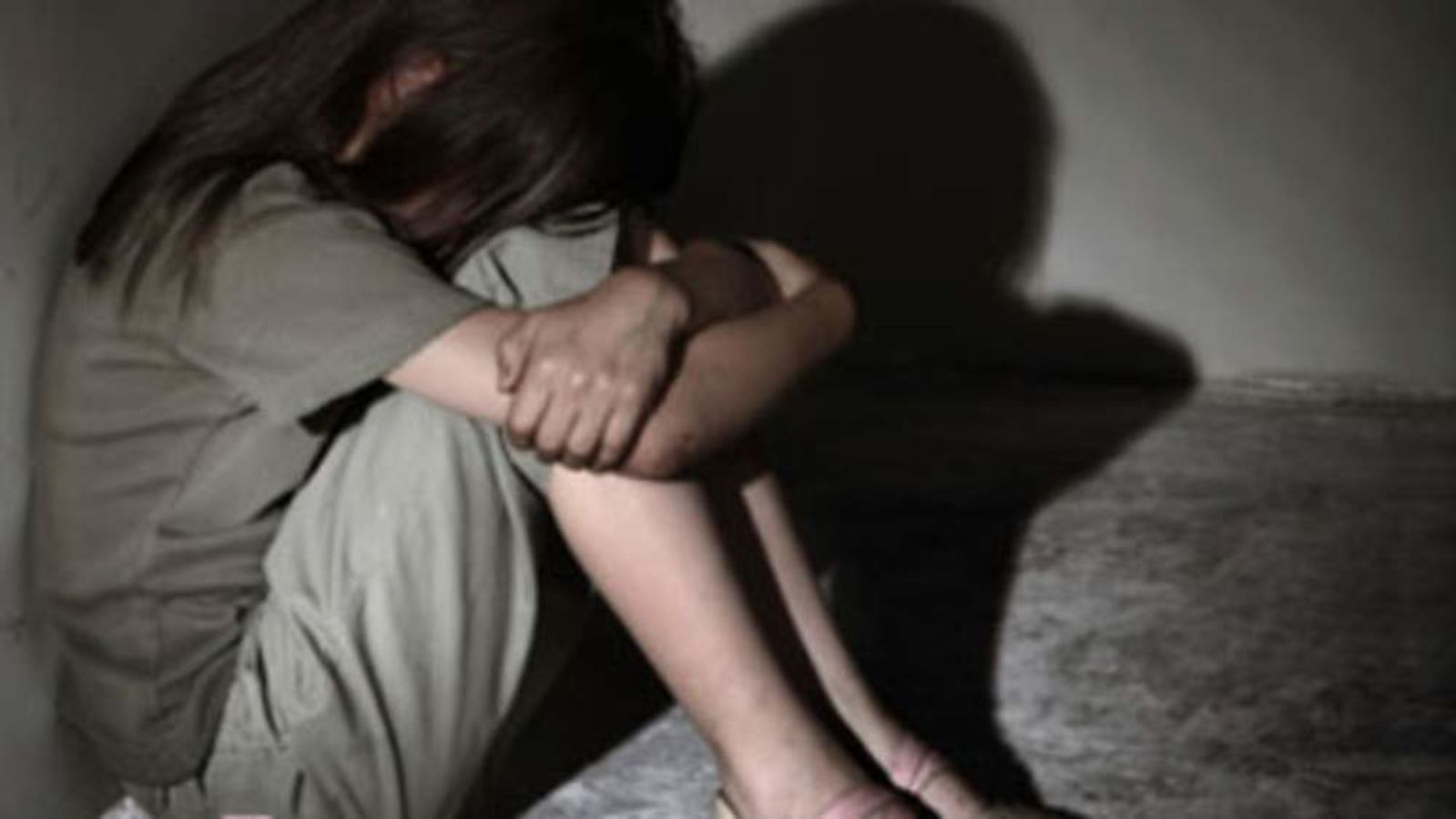 «Με απήγαγαν, πάρτε τηλέφωνο τη μαμά μου»: Σοκαριστικές λεπτομέρειες από την κόλαση που ζούσε 15χρονο κορίτσι