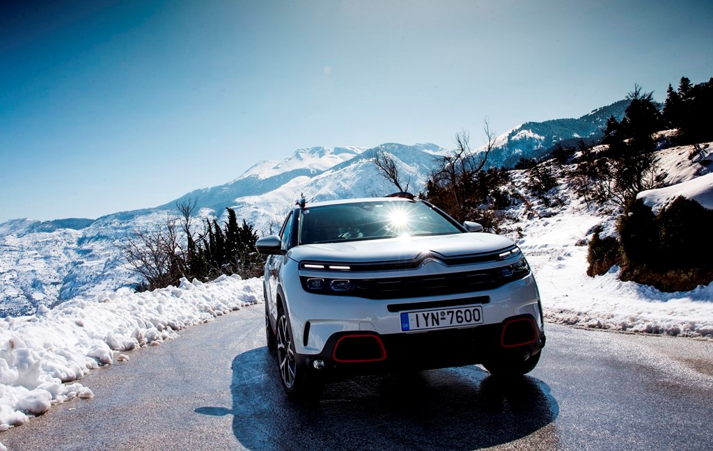 Το νέο SUV CITROEN C5 AIRCROSS στο φυσικό του περιβάλλον