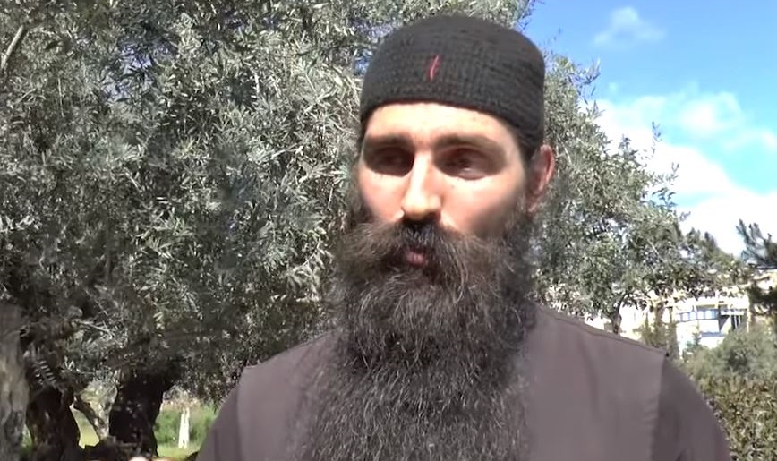 Μοναχός Θεόδουλος: «Κάθε χρόνο αμφισβητούν το Άγιο Φως» (βίντεο)