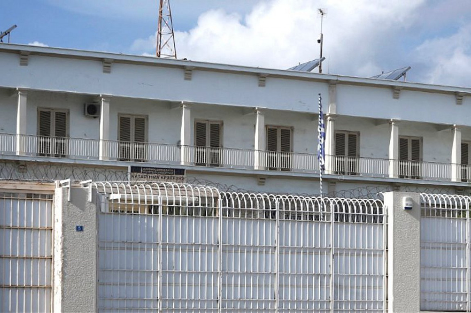 Κορυδαλλός: Στη δημοσιότητα βίντεο με τα «γλέντια» και τις τηλεφωνικές επικοινωνίες κρατουμένων (βίντεο-φωτο)