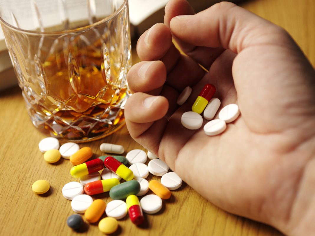 Αλκοόλ και φάρμακα: Αυτοί είναι οι 6 πιο θανατηφόροι συνδυασμοί