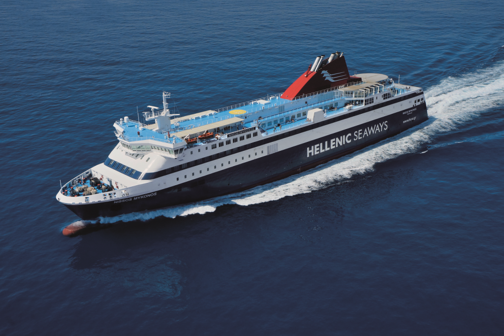Το «Νήσος Μύκονος» έχασε τη μία από τις δύο άγκυρες – Ταλαιπωρία για τους 384 επιβάτες