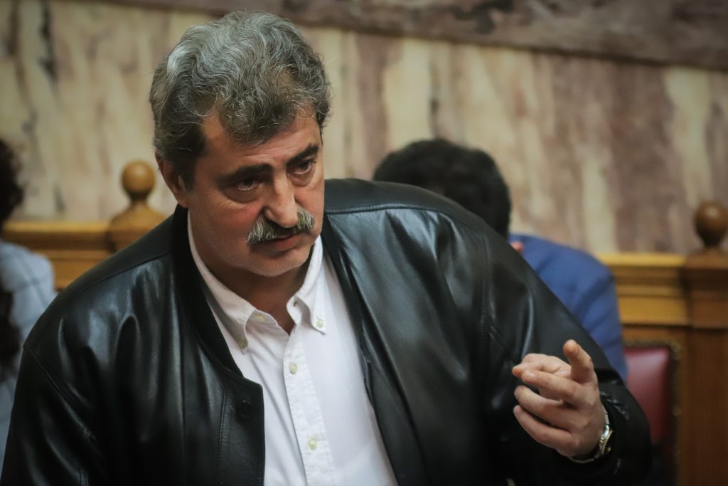 Π.Πολάκης για επίθεση στο σπίτι του: «Δεν ψαρώνω, σας γλεντάω – Αυτά προς απάντησή μου στο τσογλανάκι που στείλατε»