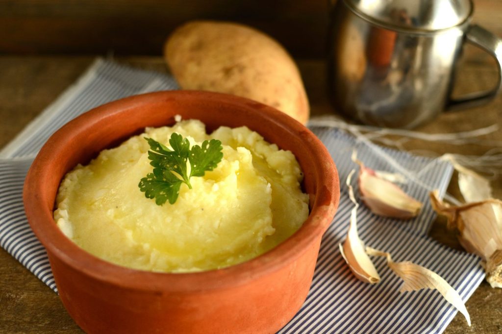 Πέντε «κόλπα» για να «εξαφανίσεις» τη μυρωδιά της σκορδαλιάς