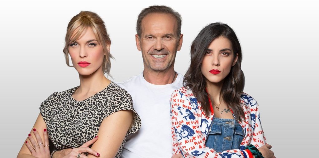 Τα εξτραδάκια, τα καβαλήματα, οι απειλές και οι παραιτήσεις – «Πλακώθηκαν» άσχημα στην εκπομπή του Κωστόπουλου