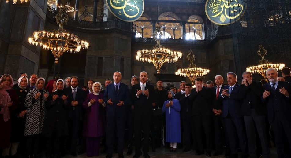 Επιμένει ο Ερντογάν για την Αγιά Σοφιά: «Θα την κάνουμε τζαμί μετά τις εκλογές»