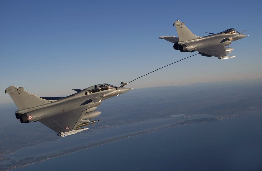 Γαλλικά Rafale πετούν πάνω από την Κύπρο