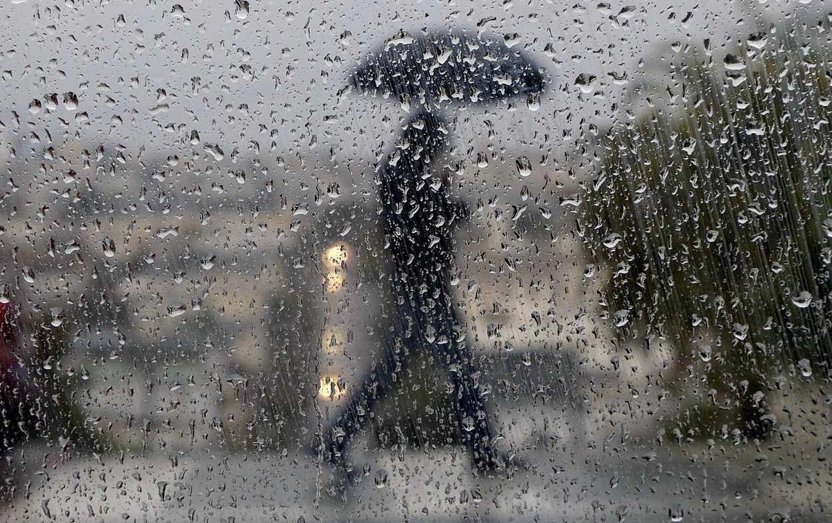 Τετραήμερη διακοπή στην καλοκαιρία: Βροχές και καταιγίδες μέχρι το Σάββατο – Ανοδος θερμοκρασίας μετά