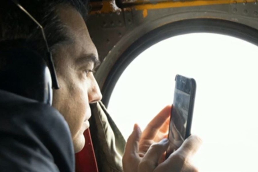 «Ο Α.Τσίπρα βιντεοσκοπεί τις σκιές των τουρκικών μαχητικών»! – Τι άλλο θα ακούσουμε Θεέ μου;