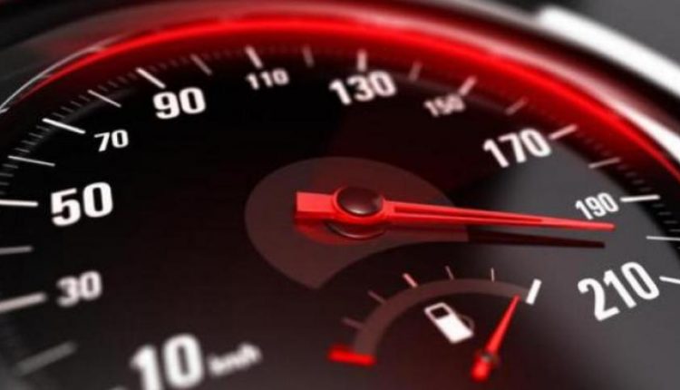 Γκάζια τέλος – Δείτε από πότε μπαίνει κόφτης ταχύτητας σε όλα τα αυτοκίνητα