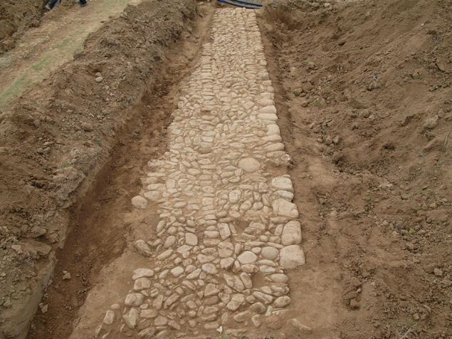 Ροδόπη: Αποκαλύφθηκε τυχαία σημαντικό αρχαιολογικό εύρημα – Στο «φως» δύο τμήματα της αρχαίας Εγνατίας Οδού (φωτο)