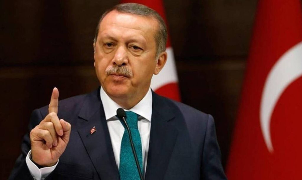 Ο Ρ.Τ. Ερντογάν κατηγορεί τη Δύση για την «πτώση» της τουρκικής λίρας